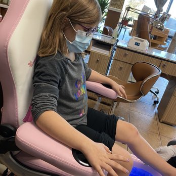 Great Spa & Nails - Kids chair - Nail Salons Near Me - Cedar Park, Texas