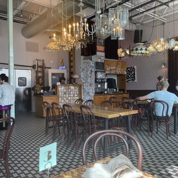Bona Fide Deluxe - The dining tables - Sandwiches Near Me - Atlanta, Georgia Bona Fide Deluxe - The dining tables - Sandwiches Near Me - Atlanta, Georgia