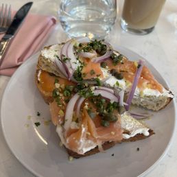 Smoked salmon toast Smoked salmon toast