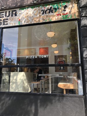 Pizza Toni - Saint Viateur by null