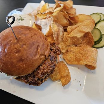 White Rabbit Kitchen - Sota hot chicken sandwich - Food Trucks Near Me - Andover, Minnesota