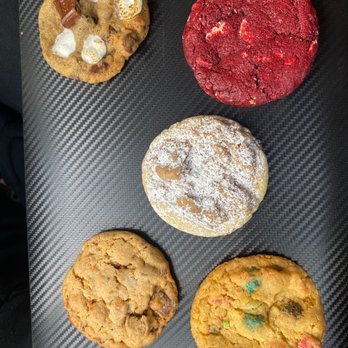 Cookie Good - S'mores, Red Velvet Cake, Crumb Cake, Cap'n Crunch with Crunchberries, Chocolate Peanut Butter Cup - Bakeries Near Me - Santa Monica, California