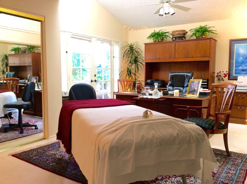 Karen Gamal, Certified Holistic Health Practitioner Logo