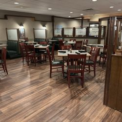 JW Halls Steak and Seafood Inn - Restaurant