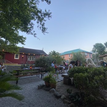 N 7 - Outdoor dining area - beautiful! - French Near Me - New Orleans, Louisiana N 7 - Outdoor dining area - beautiful! - French Near Me - New Orleans, Louisiana