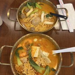 Set with Tom Yum Soup Base 冬阴功汤底套餐 (Mild Spicy) Set with Tom Yum Soup Base 冬阴功汤底套餐 (Mild Spicy)