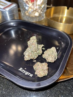 Moe Greens Dispensary & Lounge by null