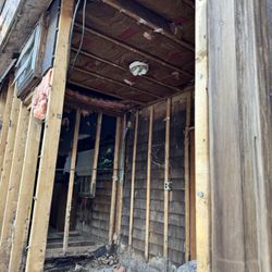 GreenRocc Remodeling - Demo to entire bathroom