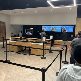 Zen Leaf - Queue at 9:45 on a Wednesday. Five minute wait. - Cannabis Clinics Near Me - Elizabeth, New Jersey Zen Leaf - Queue at 9:45 on a Wednesday. Five minute wait. - Cannabis Clinics Near Me - Elizabeth, New Jersey
