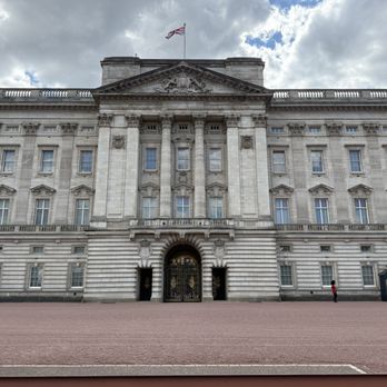 Buckingham Palace - Buckingham Palace - Landmarks & Historical Buildings Near Me - London, XGL
