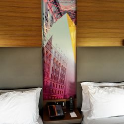 Aloft Montreal Airport - Room Art