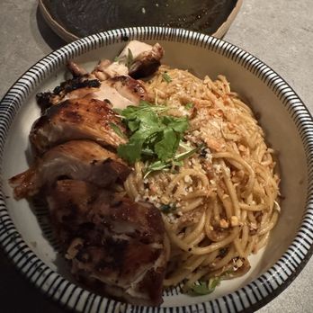 Little Sister - Garlic noodles with chicken - Vietnamese Near Me - Irvine, California