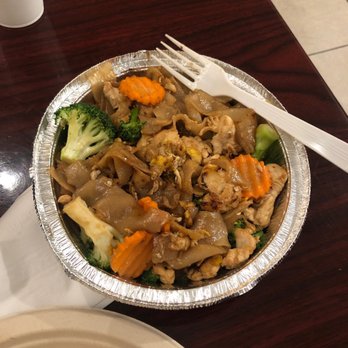 ThaiLand To Go - P. See Ew with chicken .... delicious! - Thai Near Me - Temecula, California ThaiLand To Go - P. See Ew with chicken .... delicious! - Thai Near Me - Temecula, California