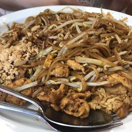 Mild Chicken Pad Thai Mild Chicken Pad Thai