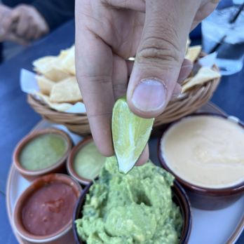 Bravis - Mexican Near Me - Shakopee, Minnesota