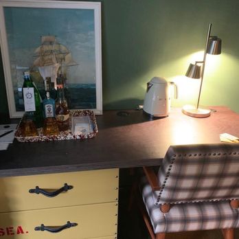 Palihotel Seattle - Table and mini bar - Hotels Near Me - Seattle, Washington Palihotel Seattle - Table and mini bar - Hotels Near Me - Seattle, Washington