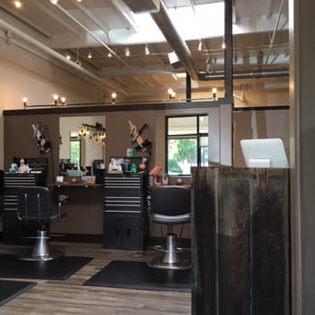 Bristle & Blush - Chilling in the waiting area - Eyelash Service Near Me - Sunnyvale, California