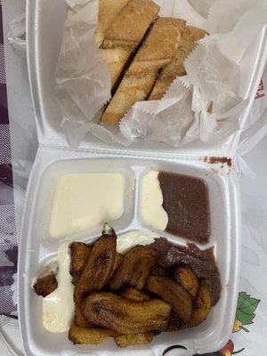 Antojitos Salvadorenos by null