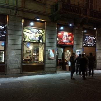 Prima e Poi - front at night - Italian Near Me - Torino, 21 Prima e Poi - front at night - Italian Near Me - Torino, 21