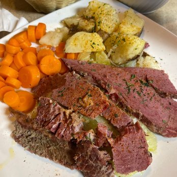 Bartonville Diner - Corned Beef and Cabbage dinner special - Diners Near Me - Bartonville, Illinois