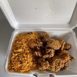 Hola Restaurant - Chicarrn de Pollo c/ Hueso