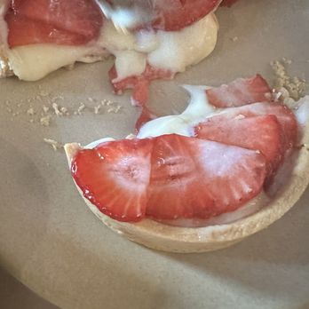 Ba Sa - Strawberry tart - Vietnamese Near Me - Bainbridge Island, Washington