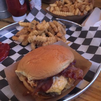 Al's Burger Shack - Kenny J - shared a Large fry with my wife. HUGE PORTION. - Burgers Near Me - Chapel Hill, North Carolina