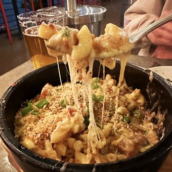 Common Theory - Yummy Pork belly Mac n cheese - Gastropubs Near Me - San Diego, California