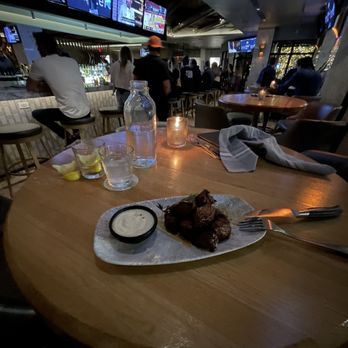 Moxies - Steak bites - Lounges Near Me - Miami, Florida