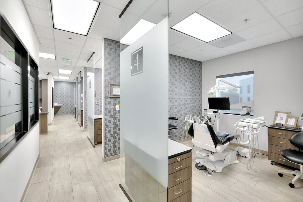 Bespoke Dental Studios Logo