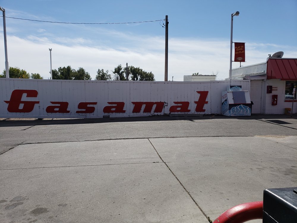 SMOKER FRIENDLY & GASAMAT Updated May 2024 118 S Beltline Hwy E