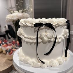 Lucero Bakery
