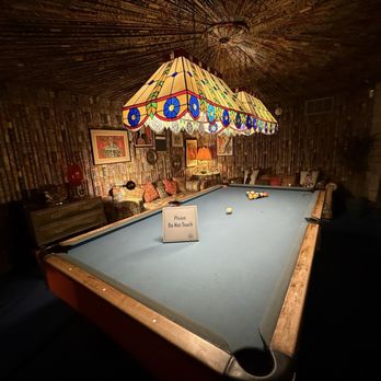 Graceland Mansion - Museums Near Me - Memphis, Tennessee