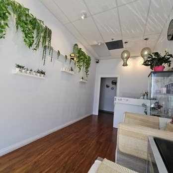 Massage Hut - Lobby - Reflexology Near Me - Escondido, California Massage Hut - Lobby - Reflexology Near Me - Escondido, California