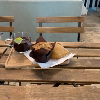 Gilly Brew Bar - Hibiscus ginger tea, banana muffin, Jamaican beef patty - Coffee & Tea Near Me - Stone Mountain, Georgia