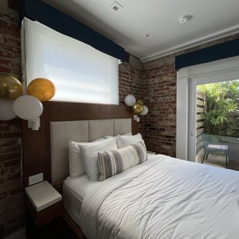 Riviera Beach House - Hotels Near Me - Santa Barbara, California