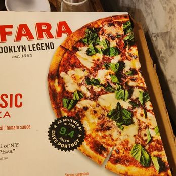 Di Fara Pizza - The pizza box, looks pretty good huh? Yum - Pizza Near Me - Brooklyn, New York Di Fara Pizza - The pizza box, looks pretty good huh? Yum - Pizza Near Me - Brooklyn, New York