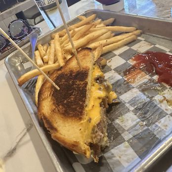 Fun Buns - Just 1/2 a burger. Two of us split the other half. - Food Trucks Near Me - Spring Branch, Texas Fun Buns - Just 1/2 a burger. Two of us split the other half. - Food Trucks Near Me - Spring Branch, Texas