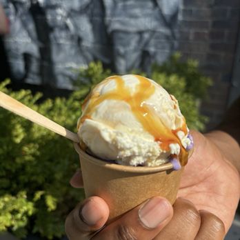 Bang Bang Ice Cream - burnt toffee - Desserts Near Me - Toronto, Ontario