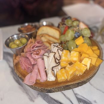 B's Wine Bar - a platter of meat and cheeses - Wine Bars Near Me - Missouri City, Texas