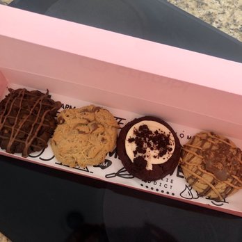 Crumbl - Chattanooga - Chocolate caramel, Chocolate chip, Red velvet & Reese's! - Bakeries Near Me - Chattanooga, Tennessee Crumbl - Chattanooga - Chocolate caramel, Chocolate chip, Red velvet & Reese's! - Bakeries Near Me - Chattanooga, Tennessee