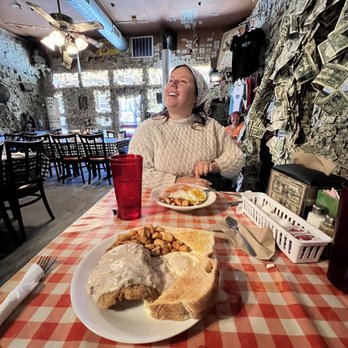 Oatman Hotel - Enjoying a breakfast of chicken fried steak and eggs. - American Near Me - Oatman, Arizona Oatman Hotel - Enjoying a breakfast of chicken fried steak and eggs. - American Near Me - Oatman, Arizona
