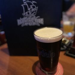 Flowing Tide Pub 2 - Flowing Tide / FALL River Nitro Stout