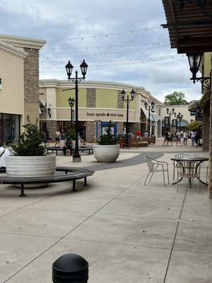 Charlotte Premium Outlets by null