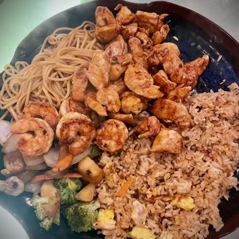 Kabuto - Chicken hibachi with se extra shrimp - Sushi Bars Near Me - Rockville, Maryland Kabuto - Chicken hibachi with se extra shrimp - Sushi Bars Near Me - Rockville, Maryland