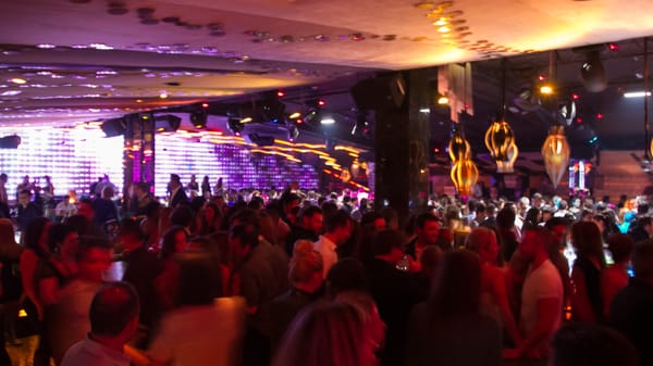 Bling Bling Barcelona by null