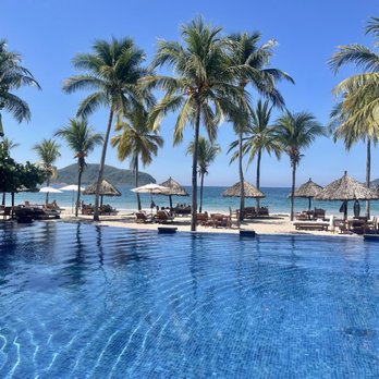 Thompson Zihuatanejo - Pool - Resorts Near Me - Zihuatanejo, GRO Thompson Zihuatanejo - Pool - Resorts Near Me - Zihuatanejo, GRO