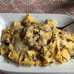 Grand Cafe Bistro Fellini - Pappardelle mit frischen Pfifferlingen
