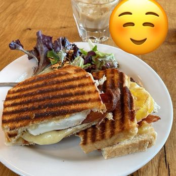 Lyrics Cafe - Breakfast sandwich - Coffee & Tea Near Me - Newberg, Oregon