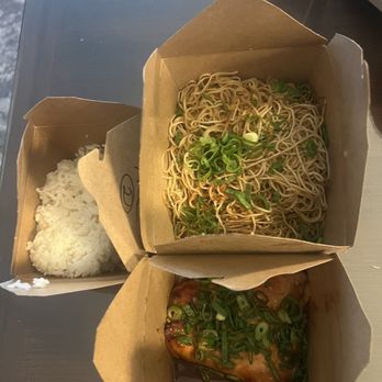 Star Noodle - Garlic noodles, miso salmon and rice - Asian Fusion Near Me - Lahaina, Hawaii Star Noodle - Garlic noodles, miso salmon and rice - Asian Fusion Near Me - Lahaina, Hawaii